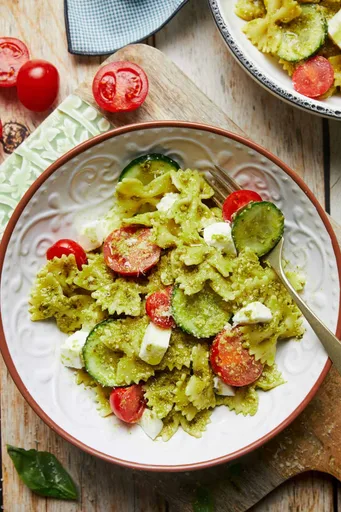 Ensalada de pasta al pesto