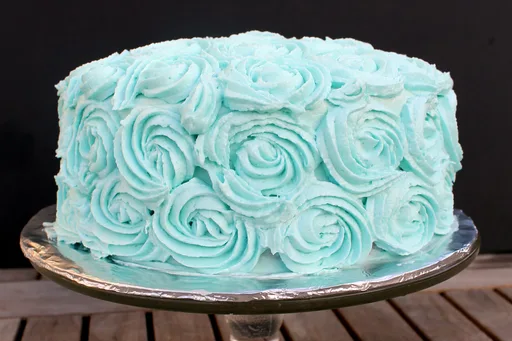 Fluffy White Cake with Vanilla Buttercream