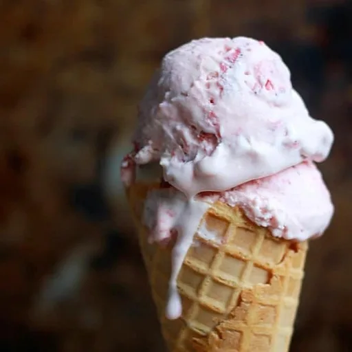 Roasted Strawberry Cheesecake Ice Cream