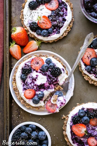 Granola Crust Breakfast Tarts with Greek Yogurt + Berries (Gluten Free + Refined Sugar Free)