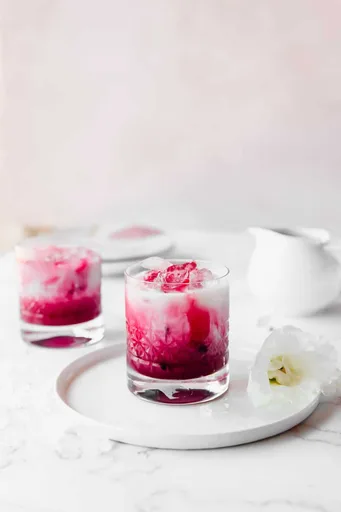 Café con leche de remolacha helado
