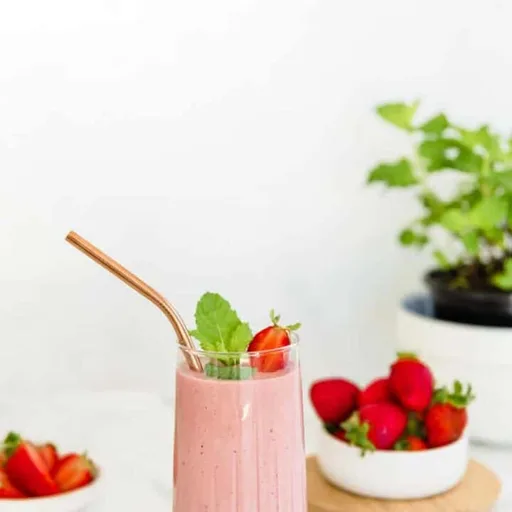 Batido de fresa y crema de almendras (sin plátano)