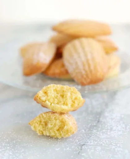 Madeleines de almendra con mantequilla tostada