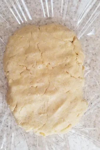 Massa de torta com farinha de milho