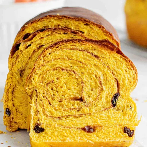 Pan dulce de calabaza con remolino de canela