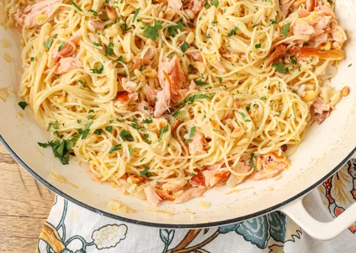 Pasta con salmón ahumado