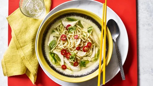 Sopa de pollo con fideos en 5 minutos