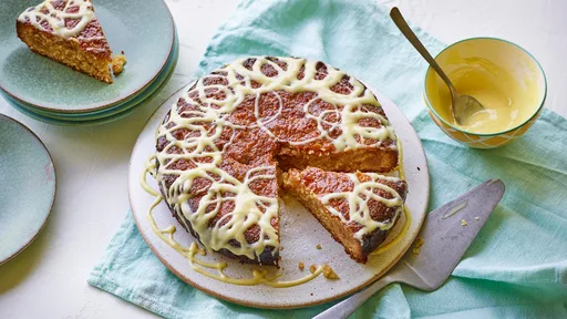 Apple and olive oil cake