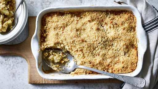 Apple and pear crumble