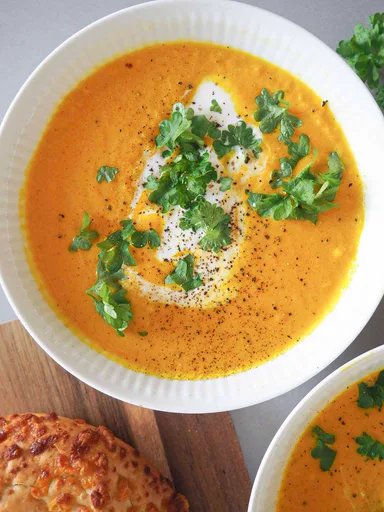 Sopa de zanahoria con leche de coco