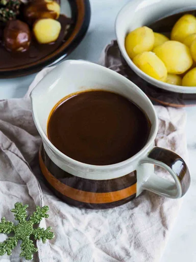 Norwegian meatballs in brown sauce