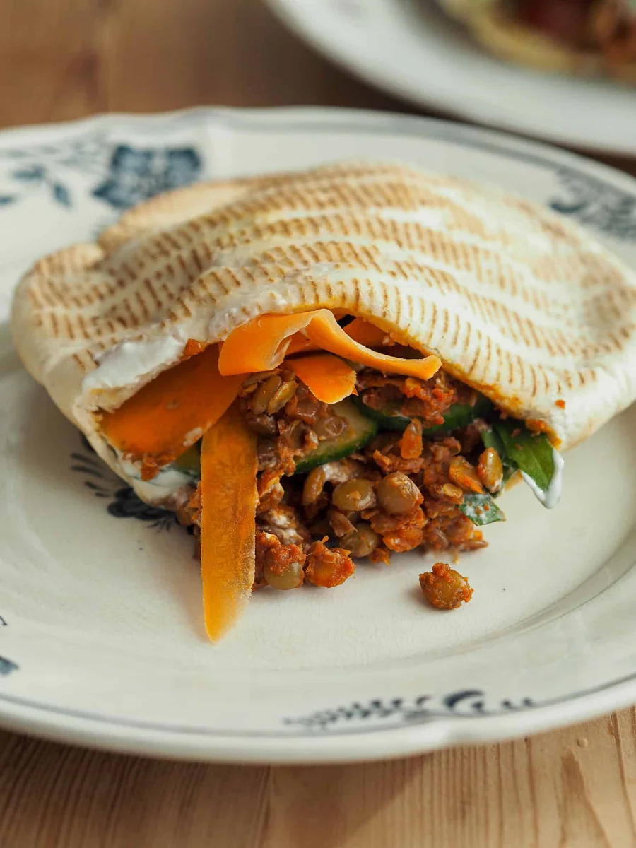 Pita bread with vegetarian lentil filling
