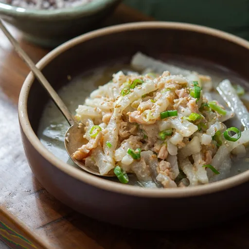 Korean Radish with Clams (Mu Namul)