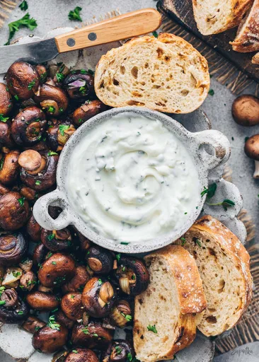 Creamy Vegan Garlic Sauce in 1 Minute