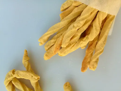 Chips de masa horneados al estilo ghanés