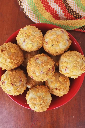 Bolitas de Ñame y Salchicha al Horno