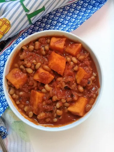 Black-eyed pea and sweet potato stew (Ndambe)