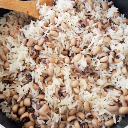 Arroz con frijoles carita