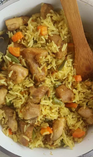 Pollo al Curry con Arroz en una Sola Olla