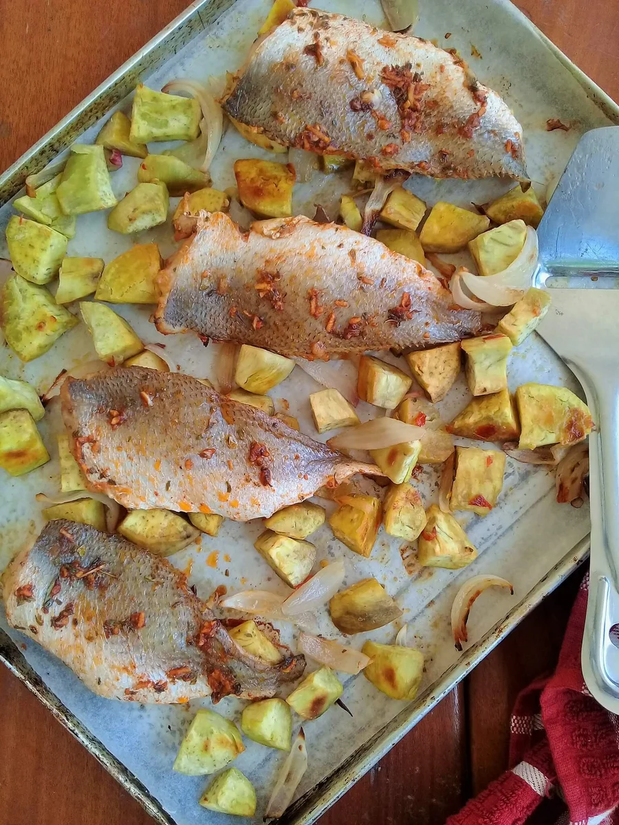 Easy baked fish fillets with sweet potatoes