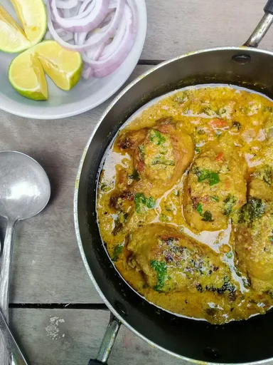Pollo de Kenia en salsa de coco (Kuku wa kupaka)