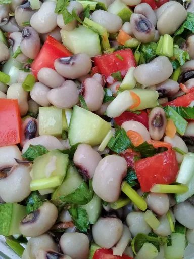 Senegal’s Black-eyed Pea Salad ( Saladu Ñebbe)