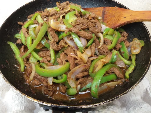 Simple beef and bell pepper stir-fry