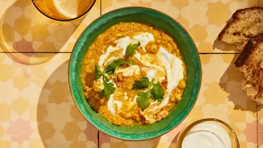 One Pot Chickpea Cauliflower Curry