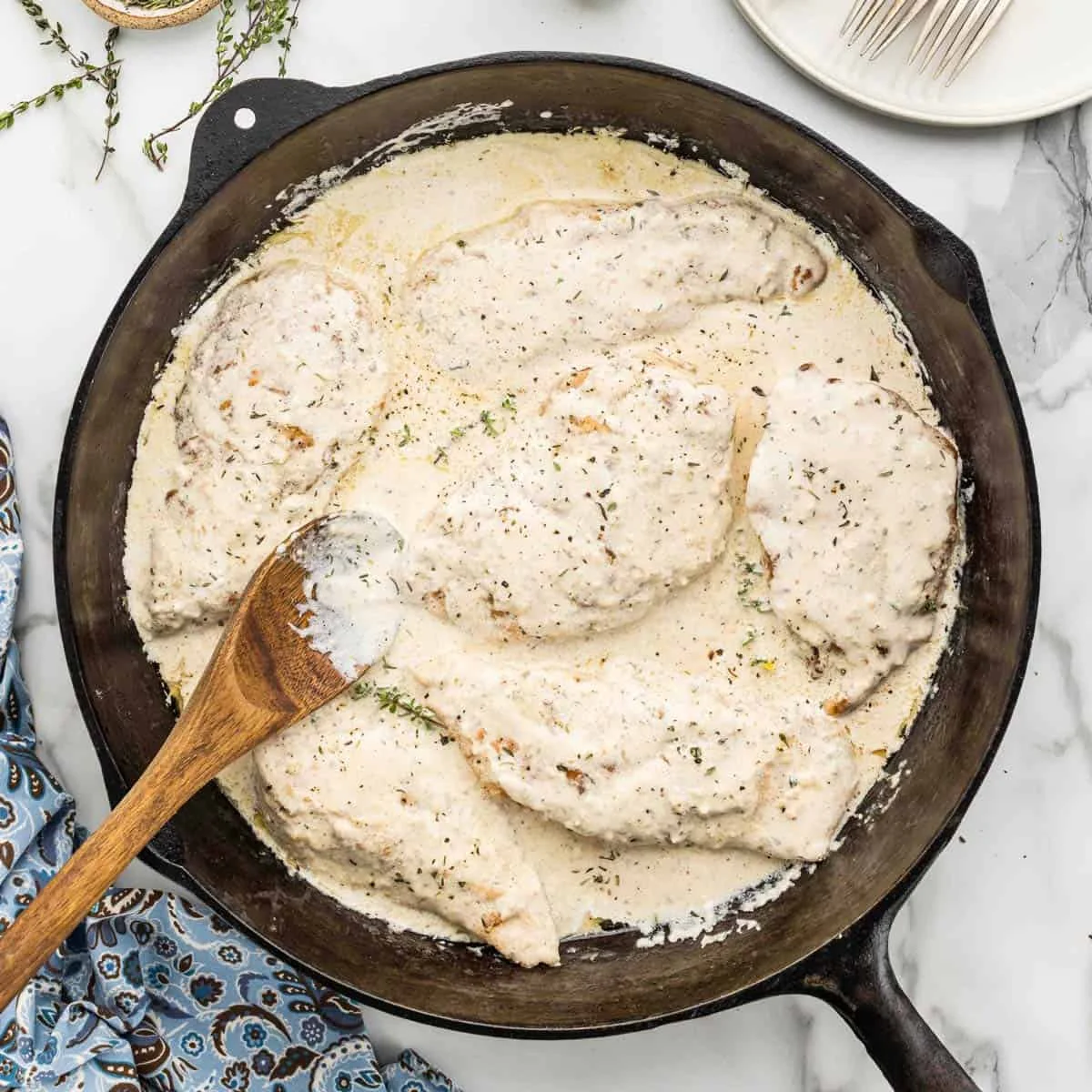 Creamy Garlic Chicken Recipe (Easy One Pot Dinner!)