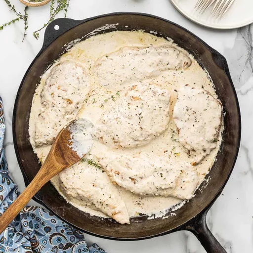 Creamy Garlic Chicken Recipe (Easy One Pot Dinner!)