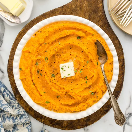 Easy Mashed Sweet Potatoes Recipe (3 Ingredients!)