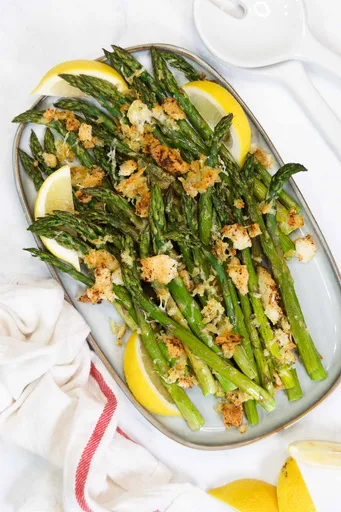 Espárragos horneados con parmesano