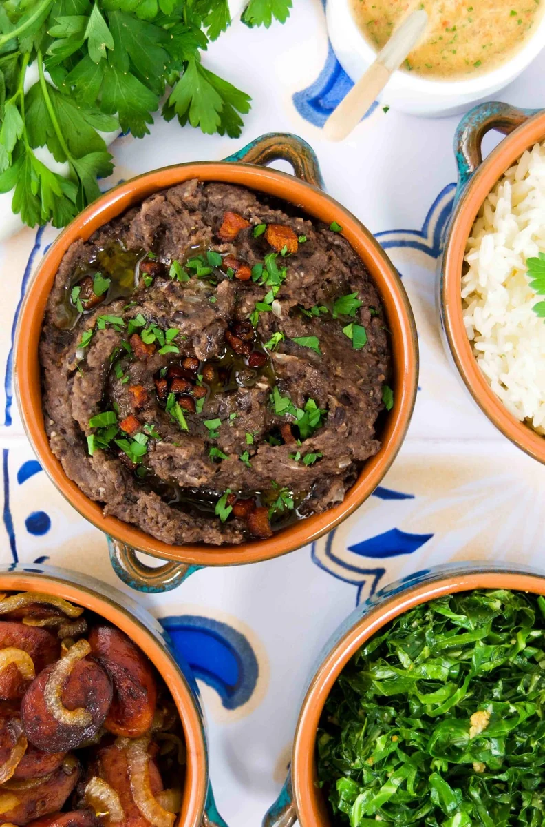 Brazilian Black Bean Puree (Tutu a Mineira)