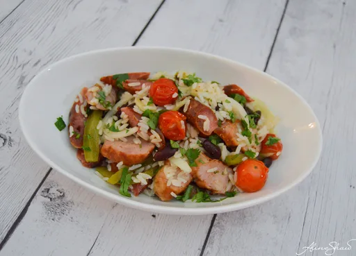 Ensalada templada de arroz con judías pintas, linguiça y vinagreta de verduras a la parrilla
