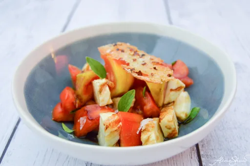 Ensalada brasileña de tomates con vinagre balsámico