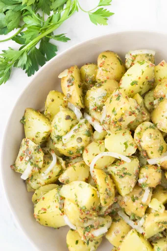 Ensalada de patata vegana