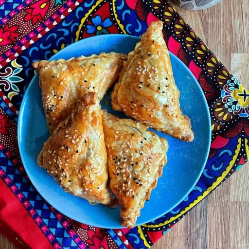 Afghan Sambosa with Meat and Peas