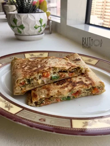 Tortilla de chapati o paratha de huevo fácil