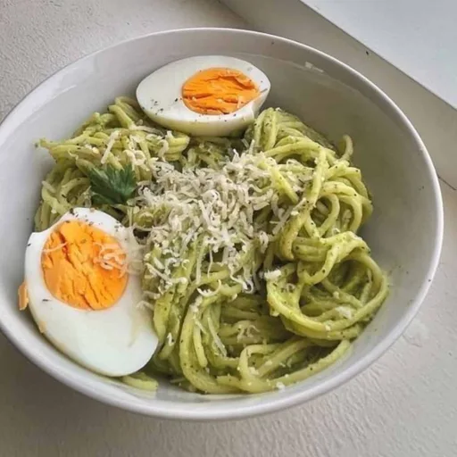 Espaguetis con Salsa de Aguacate