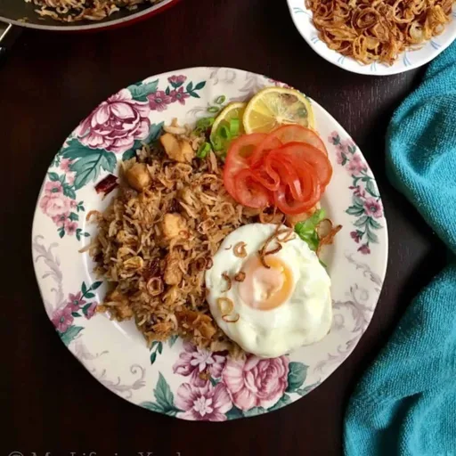 Nasi Goreng: Arroz frito indio con pollo