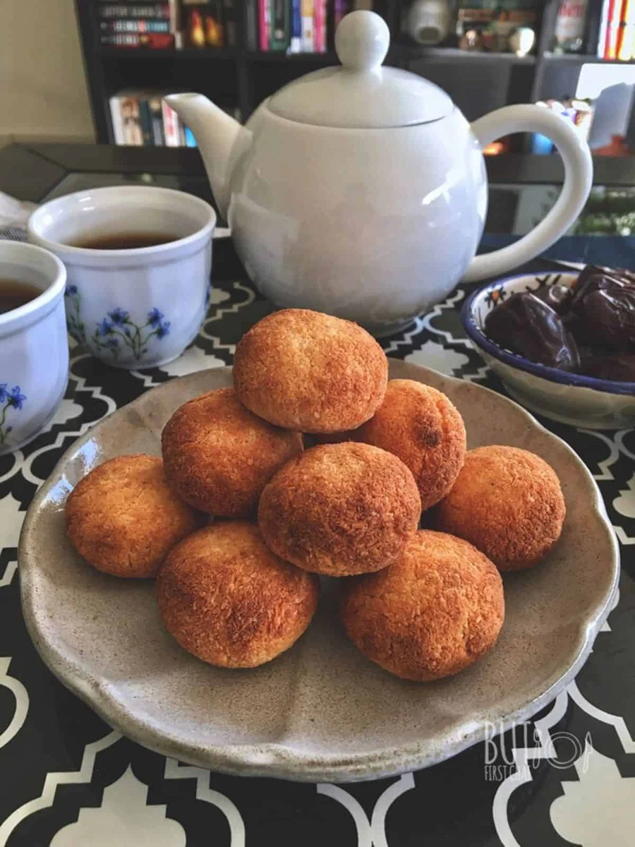 Omani Coconut Macaroons | Chaklama