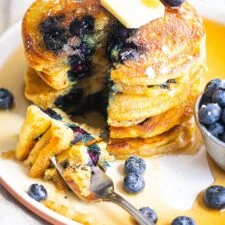Fluffy Blueberry Pancakes