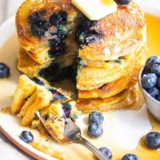 Fluffy Blueberry Pancakes
