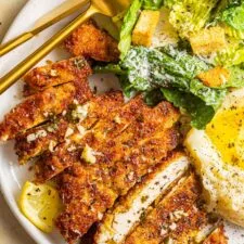 Pollo crujiente con costra de parmesano