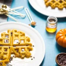 Easy Vegan Pumpkin Waffles