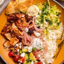Bol de pollo a la harissa