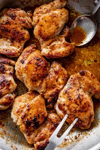Muslos de Pollo Deshuesados al Ajillo Crujientes