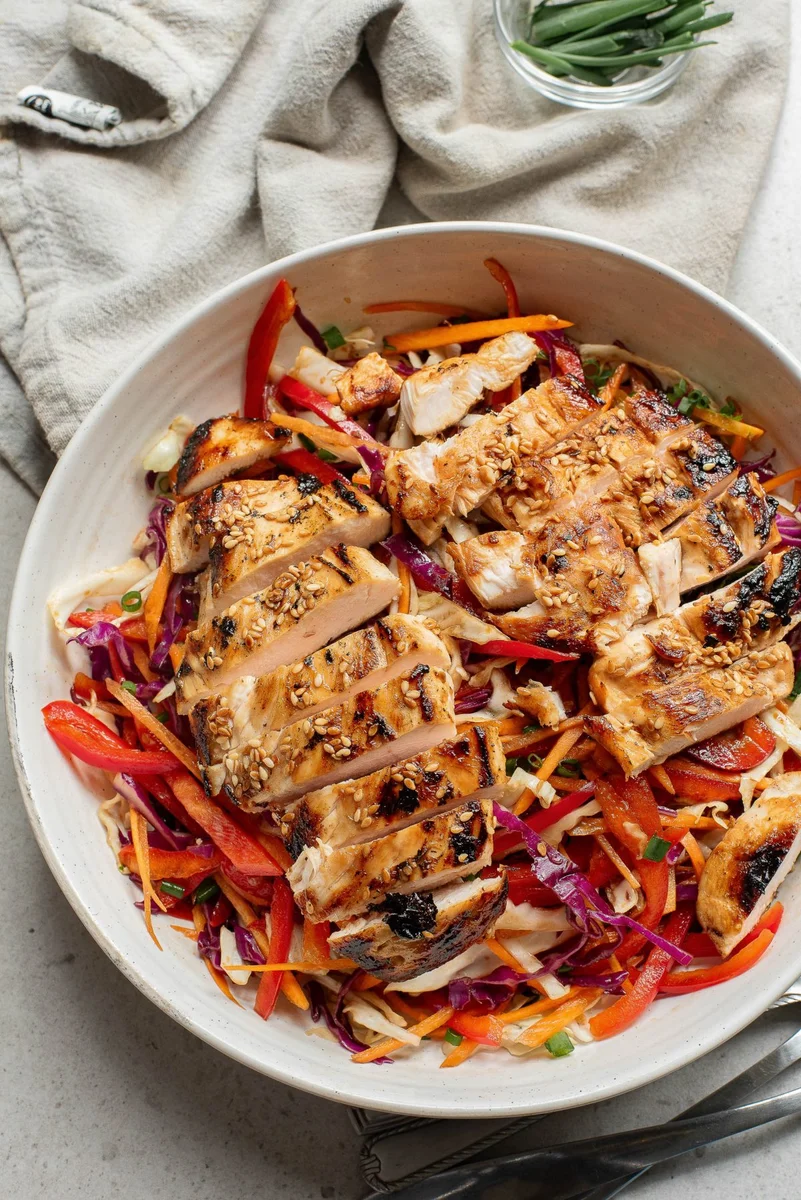 Ensalada crujiente de pollo al sésamo