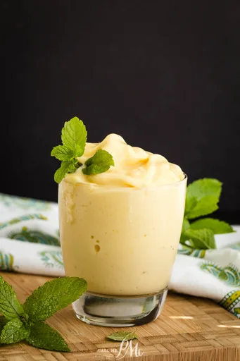 3-Ingredient Pineapple Coconut Smoothie Tastes Like Vacation