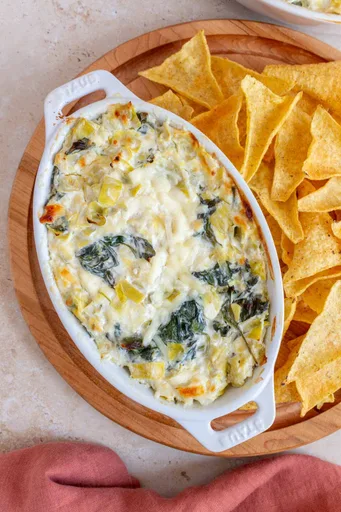 Greek Yogurt Spinach Artichoke Dip